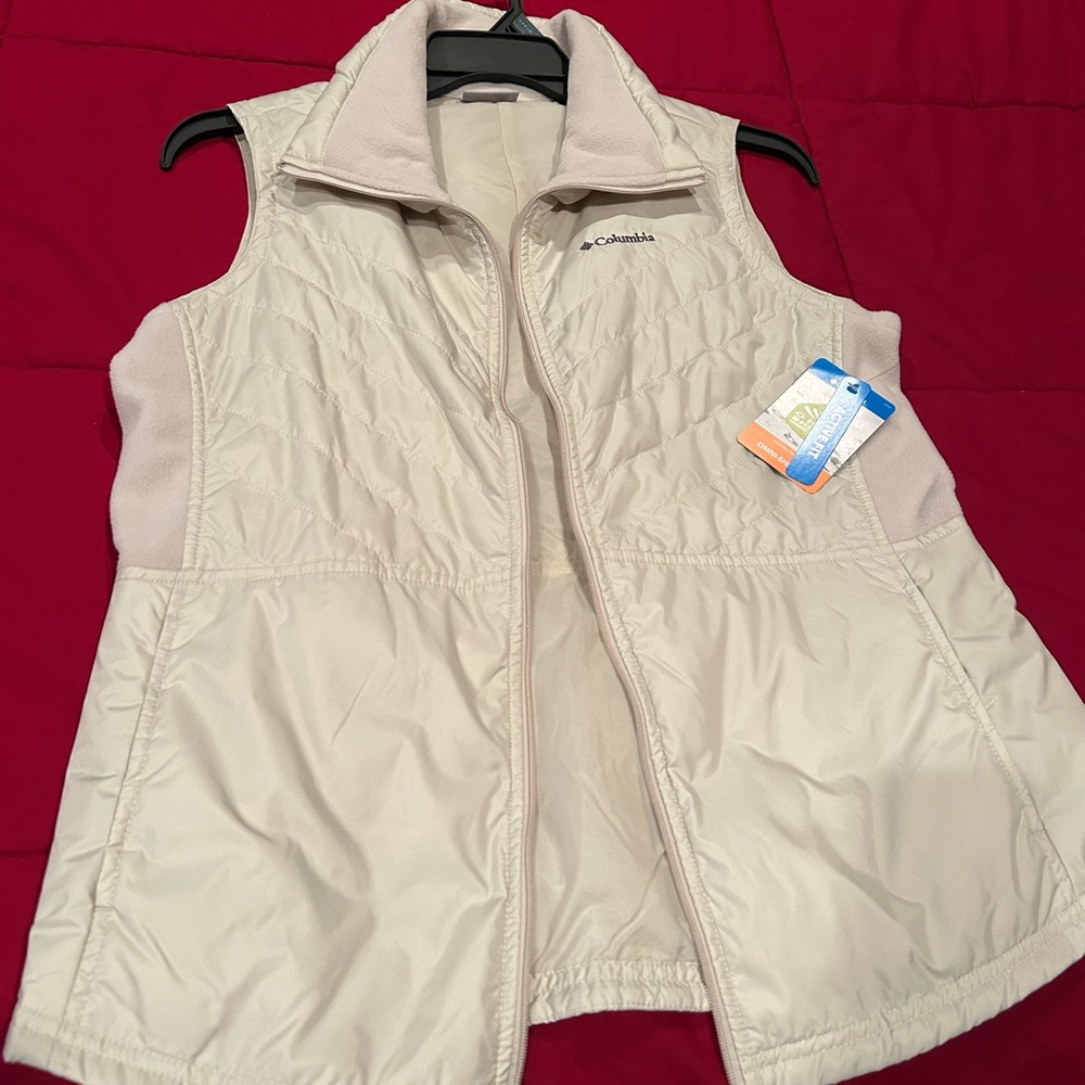 Columbia Women's Light Cream Quilted Vest